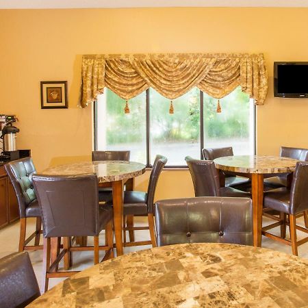 Travelodge By Wyndham Fort Myers Airport מראה חיצוני תמונה